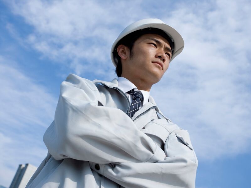 作業着の男性